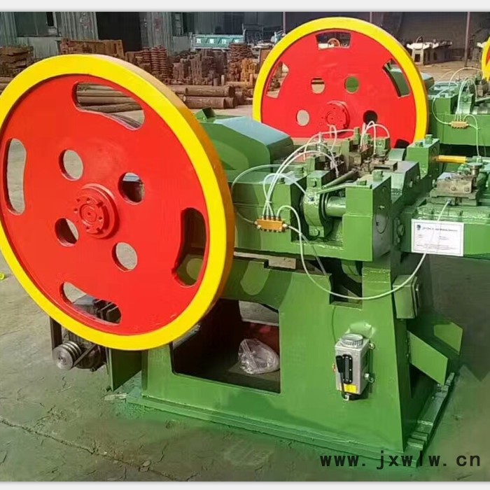 圓鐵黑色制釘機(jī)設(shè)備 可生產(chǎn)成品釘子機(jī)器 制釘機(jī) 拋光機(jī)