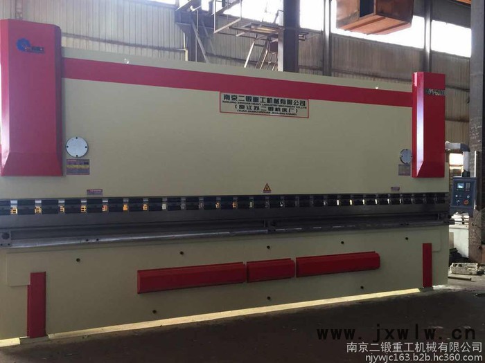 供應(yīng)二鍛重工WC67Y-160T/6000數(shù)控折彎?rùn)C(jī)