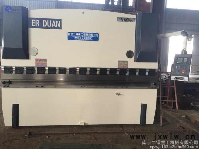 供應(yīng)二鍛重工WC67Y-160T/3200數(shù)控折彎?rùn)C(jī)