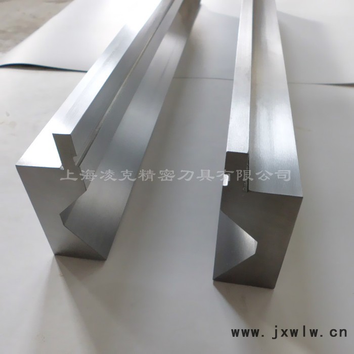 供應(yīng)折彎機模具 數(shù)控折彎機模具 標(biāo)準(zhǔn)上下折彎機刀具 ** 材料保證 價格實惠