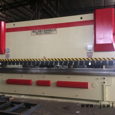 **WC67K-300T/6000數(shù)控折彎?rùn)C(jī)，大型