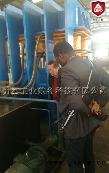 防盜門壓花機  新型框架式雙動門板壓紋機 LEAD LDY1300-2500T鐵皮壓花機 質(zhì)保一年 遠(yuǎn)銷非洲