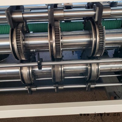 創(chuàng)新紙箱機械 紙板隔板機 紙箱機械 瓦楞紙板開槽機 自動紙板插格機 高速隔板機