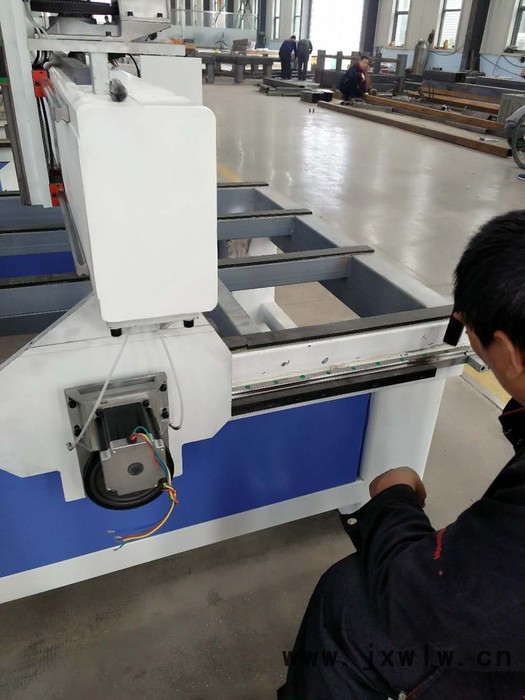 專業(yè)定制批發(fā) 數(shù)控雕刻機(jī)+激光雕刻機(jī)+木工雕刻機(jī)+數(shù)控加工中心+板式家具+質(zhì)量好 價格低