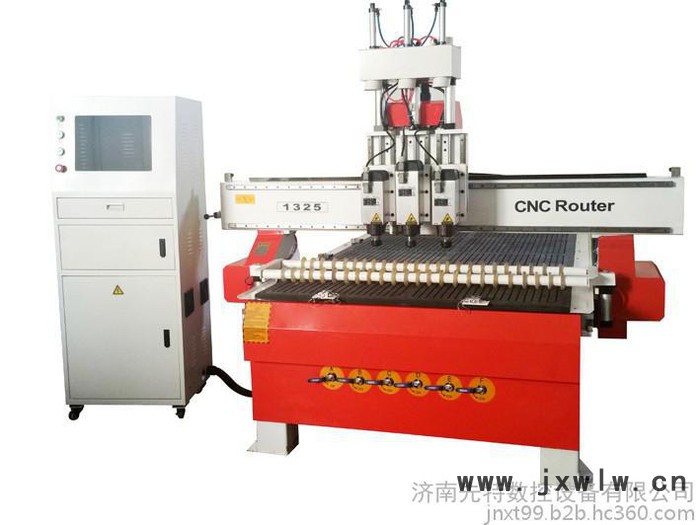 1325木工雕刻機(jī) 氣動(dòng)換刀多工序木工機(jī)械 木門(mén)浮雕雕刻機(jī)