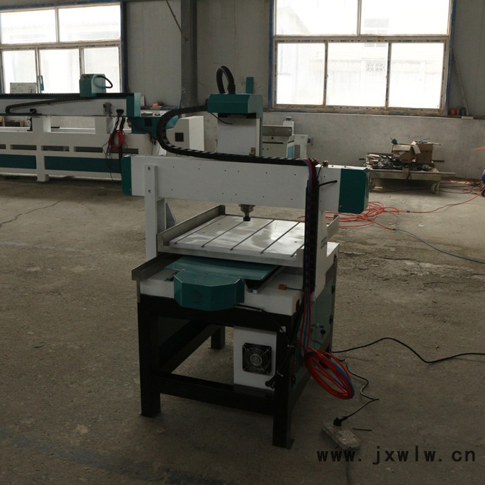 中工6060 全自動(dòng)數(shù)控雕刻機(jī) 平面立體雕刻機(jī) 小型數(shù)控切割雕刻機(jī) 批發(fā)