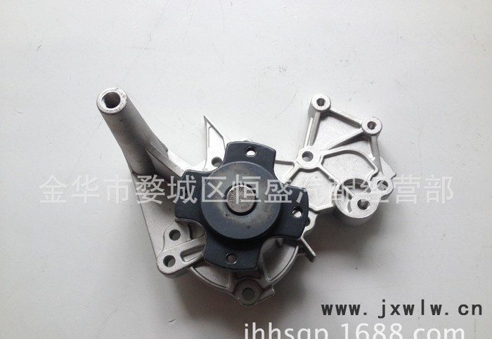 長安悅翔1.5老款 水泵 發(fā)動機(jī)散熱器水泵總成
