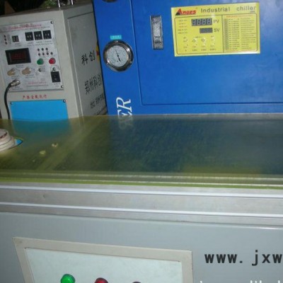 曲軸軸承熱裝機(jī),發(fā)動機(jī)箱體曲軸孔加熱輸送機(jī)