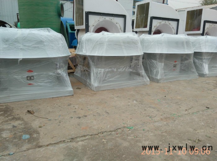 專業(yè)生產(chǎn)玻璃鋼風(fēng)機(jī) 玻璃鋼軸流風(fēng)機(jī) 玻璃鋼屋頂風(fēng)機(jī)