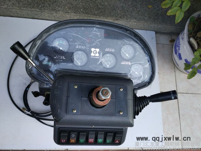 廈工配件 廈工裝載機(jī)配件 廈工壓路機(jī)配件 廈工平地機(jī)配件 廈工叉車配件 廈工挖掘機(jī)配件 XG951H儀表盤總成