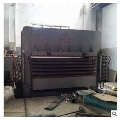 三聚氰胺貼面機 二手刨花板 密度板 免漆板生 產(chǎn)設(shè)備貼面熱壓機